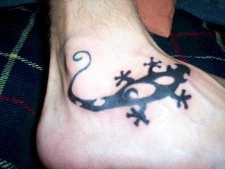 un pied , oui mais de qui ? ? ?